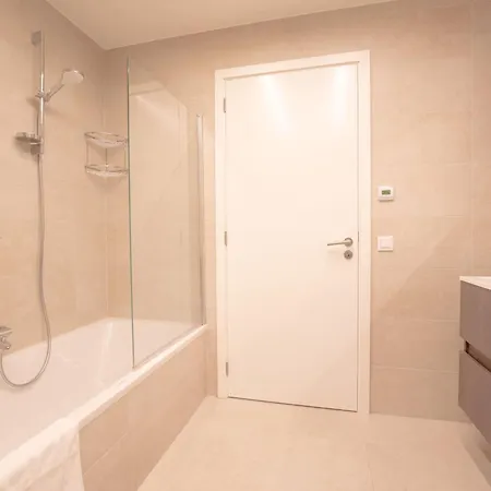 Whispering Waves With Parking & Terrace By Interhome Διαμέρισμα Blankenberge