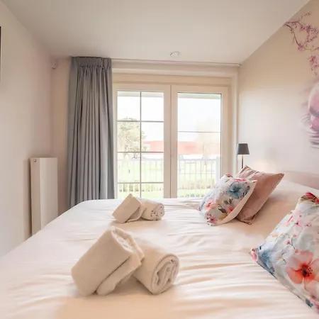 Διαμέρισμα Whispering Waves With Parking & Terrace By Interhome