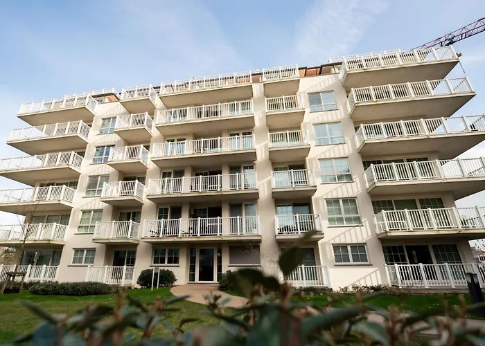 Whispering Waves With Parking & Terrace By Interhome Апартаменты *