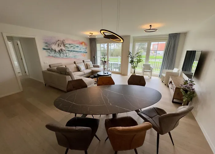 Whispering Waves With Parking & Terrace By Interhome Апартаменты *